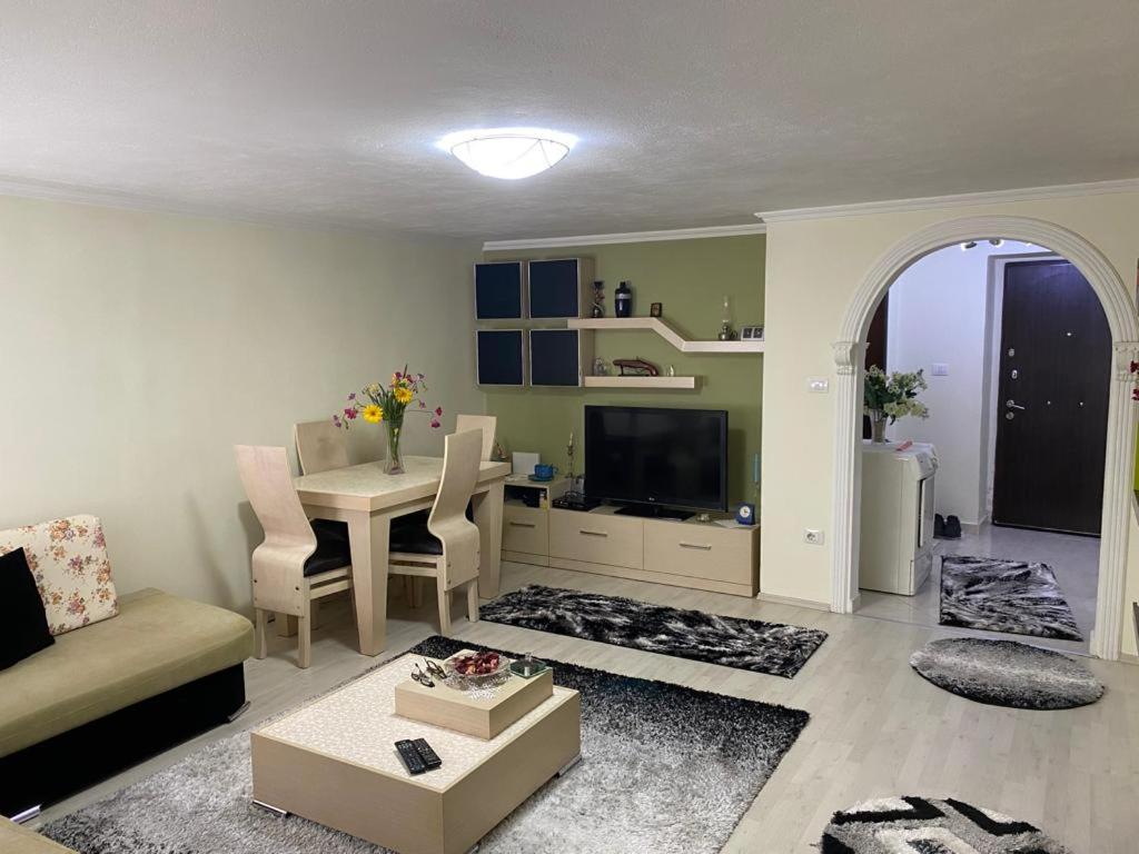 Lula Guesthouse