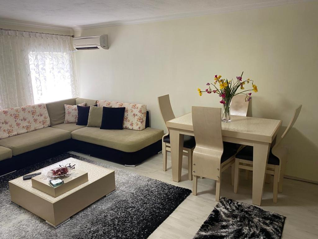 Lula Guesthouse